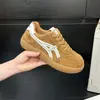 Moda Nova Outono 2026 Sola Macia Sapatos de Treino Alemães Femininos Versáteis Casuais Esportivos Confortáveis Tênis de Skate Calçados Planos com Cadarço
