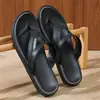 Chanclas antideslizantes para hombre 2026 verano doble uso suela blanda casual sandalias de dedo de pie de moda para exteriores zapatos de playa para hombre