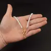 Colar Retro Francês com Fivela OT de 26 Letras Pérola Imitação Corrente de Clavícula Luxo Acessível Cobre com Zircônia Embutida