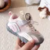 Zapatos deportivos para niñas, nueva colección otoño 2026, zapatos infantiles casuales de malla transpirable, zapatillas de malla de moda estilo entrenamiento alemán, zapatos de skate para niñas