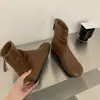 Botines cortos de estilo retro con punta dividida para mujer, nuevas botas francesas ajustadas 2026, botas de herradura para mujer a la moda y versátiles
