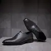 Sapatos Oxford Masculinos, Tendência Outono 2026, Sapatos Formais de Negócios de Alta Qualidade, Sapatos Masculinos de Couro Envernizado com Bico Quadrado Pequeno