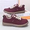 Zapatos Nuevos de Estilo Primavera y Verano para Mamá con Suelas Suaves, Transpirables, Modernos, Versátiles, Puntera Ancha, No Constrictivos, Cómodos, Antideslizantes, Zapatos Casuales para Mujer
