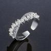 Anillo de moda de venta caliente transfronteriza con apertura cruzada, cobre micro incrustado con circonita, piedra rectangular, apertura ajustable, sentido de alta gama