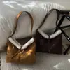 Bolso Invierno Gran Capacidad Bolso Tote para Mujer Piel de Cordero Estampado Retro Bolso de Hombro Versátil para Mujer Bolso de Trabajo para Viajar