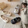 Sapatos de Couro para Meninas de 3-6 Anos Sola Macia Estilo Coreano Versátil Sapatos de Princesa Estilo Primavera e Outono Sapatos Mary Jane para Crianças Sapatos Individuais Infantis