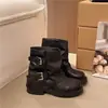 Botas Martin estilo britânico com sola grossa e salto grosso para mulheres, que aumentam a altura, outono/inverno 2026, cabedal em couro, botas curtas estilosas, novo estilo retrô