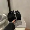 Bolsa Saco Estilo Relaxado Nova Outono 2026 para Mulheres, Bolsa de Ombro com Alça de Corrente, Bolsa Transversal Única e Personalizada