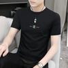 2025 Nueva Camiseta de Verano de Manga Corta para Hombre Tops de Manga Media de Alta Gama Modal Mercerizado Fresco Ropa de Hombre al Por Mayor Tendencia