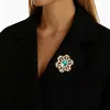 Broche con Forma de Flor Simple Europeo y Americano Transfronterizo Aleación Diamante Pin Nicho Ins Hebilla para Bufanda de Mujer Venta al por Mayor