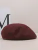Boina de Lana con Gran Circunferencia de Cabeza, Estilo Otoño e Invierno, Rojo Retro Británico Versátil Gorro de Pintor, Gorro Pequeño de Calabaza Que Muestra la Cara