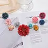 Conjunto de flores Camisola Colete pequeno Grampo de cabelo decorativo Flor Flor de simulação Vestido de gola V resistente Manga curta Decote com flor