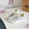 Sapatos casuais femininos brancos de sola grossa estilo coreano, novo modelo de outono, mocassins de nicho modernos e versáteis 88-8303
