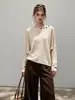 Suéter de punto de otoño para mujer, diseño nuevo, top elegante con decoración de botones, extremadamente hermoso, adecuado para usar en capas con un suéter 2514