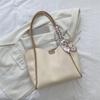 Bufanda de seda vintage de gran capacidad, bolso de mano decorativo 2022, bolso tote de hombro popular este año de estilo extranjero para el día a día con textura de moda