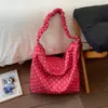 Bolsa de Lona Estilo Coreano Ins con Puntos Rojos para Mujer 2026 Nueva Tendencia Gran Capacidad Versátil para Viaje y Uso Diario Bolso de Hombro