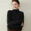 26 Novo Suéter de Base Tricotado em Cashmere de Cor Sólida Outono/Inverno para Mulheres, Gola Alta, Camada Interna Quente, Corte Justo, Amigo da Pele