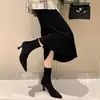 Botas de tornozelo de salto alto marrons para mulheres, salto fino, camurça, bico fino, zíper traseiro, novo estilo 2026, versão coreana, elástico, botas que afinam, inverno