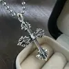 Plata de Ley S925 Colgante de Cruz Completamente Diamantado Personalidad Retro Diseño Exquisito de Nicho Temperamento de Alta Gama Collar Versátil
