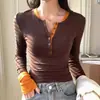 Blusa de outono em blocos de cor para mulheres, camiseta de manga comprida, camada base justa, novo estilo 2026, blusa moderna