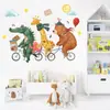 Pegatina de pared de animal de dibujos animados en acuarela montando en bicicleta, diseño de nube de cocodrilo de dibujos animados, papel tapiz autoadhesivo, decoración de pared de fondo para habitación infantil