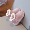 Botas de Algodão para Meninas Outono 2026 Novo Estilo Botas de Neve Esportivas Infantis Para Crianças Médias e Grandes Aveludado Espessado Sapatos de Algodão Kuromi