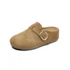 Mules casuales sin cordones estilo Birkenstock para mujer, con diseño de punta cerrada, parte superior tipo sandalia, acabado texturizado, suela elevada para mayor altura, bordado, estilo retro y una suela simple y gruesa.