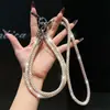 Cadena de Lanyard para Teléfono Móvil Cruzado Incrustada con Diamantes de Lujo Estilo Pulsera Anti-Pérdida y Anti-Caídas Fuerte y Duradero Colgante de Cuello Tres en Uno Nuevo para Exteriores