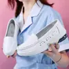 Suministrados directamente por el fabricante, zapatos de enfermera calados para mujer, alta elasticidad, ensanchados, con gran amortiguación, no fatigan, absorben impactos, zapatos de trabajo blancos para personal médico