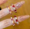 Anillo de corazón de melocotón retro cepillado con circonita candy sweetheart nuevo corindón rojo lujo ligero anillo de diamante de amor de alta gama para mujer