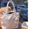 2026 Nova Bolsa Casual Simples de Ombro Grande Capacidade Bolsa Tote de Nylon com Cordão Duplo Versátil Bolsa Escolar para Estudante