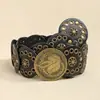Cinturón de moda con un toque atrevido, estilo europeo y americano, accesorio de cintura transfronterizo redondo de cuero de nicho, cinturón pequeño dulce y genial con tachuelas
