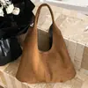 Bolsa tote grande retrô fosca transfronteiriça para mulheres, nova coleção outono/inverno 2026, bolsa de ombro de grande capacidade para o trabalho, bolsa de axila nicho e versátil