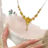 Colar com Franja Grande Estilo Livro Vermelho Dourado Areia Flor de Três Vidas para Mulheres, Corrente de Clavícula de Design de Moda Vintage Atacado