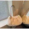Moda Transfronteriza Versátil para Mujer Otoño 2026 Nuevo Simple Gran Capacidad Textura de Felpa Bolso de Hombro Cruzado para Mujer