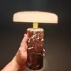 Lámpara de mesa de carga portátil Danish Trip Carrara, adecuada para salas de estar, dormitorios y mesitas de noche, con un diseño de mármol que crea un ambiente lujoso y atmosférico