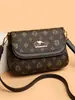 Bolsas Femininas Transfronteiriças Bolsa Transversal Versátil 2025 Nova Moda Estampada Grande Capacidade Multicamada Ombro Único Bolsa Pequena Tendência