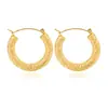 Pendientes Huecos de Moda Europeos y Americanos Transfronterizos, Accesorios para Orejas de Lujo Ligero, Acero Inoxidable Chapado en Oro, Diseño Abierto en Forma de C con un Toque de Alta Gama