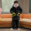 Conjunto de pijama infantil inverno meninos fleece de coral espessado quente acolchoado de três camadas Roupa de casa masculina de comprimento médio