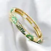 Novo Bracelete Esmaltado de Nuvem Lótus Estilo Chinês, Bracelete Aberto Tradicional Estilo Chinês com Gotejamento de Óleo e Cravejado com Diamantes, Fornecimento Direto do Fabricante, em Estoque