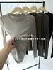 Camiseta Feminina Manga Longa Slim Fit com Gola U Pequena, Top Macio e com Caimento, Mistura de Seda e Tencel Lyocell