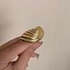Anillo de Concha de Moda Estilo Europeo y Americano Aretes Retro Exagerados de Alta Gama Anillo de Diseño Personalizado Nicho para Mujer