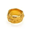 Anillo de Nuevo Estilo Lujo Ligero Nicho Textura Irregular Incrustado con Circonita para Mujer, Acero de Titanio Tendencia Hip-Hop Personalizado Joyería de Oro de 18K
