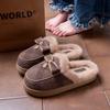 Chinelos de Algodão com Solado Grosso para Mulheres Inverno 2025 Novo para Casa Interno Antiderrapante Quente Chinelos de Pelúcia com Laço para Mulheres Inverno
