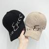 Otoño e invierno nuevo gorra de béisbol con bordado de letras de lana de cordero para niños, cálida para exteriores, moda, versátil, casual