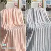 Toalla de Baño de Terciopelo Coral, Gorro Secador de Pelo, Juego de Dos o Tres Piezas para Mujeres, Estilo Nuevo, Portátil y Envolvente para Adultos, Algodón Puro, Absorbente y Sin Pelusa