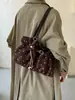 Bolso de mano, bolso de hombro, bolso de axila para mujer, moda nueva, gran capacidad, plisado relajado, lunares, 2026, fresco y elegante