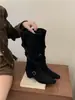 Botas cuadradas de ante estilo coreano para mujer, nuevo modelo otoño e invierno 2026, botas de media pantorrilla con hebilla de cinturón y aumento interno de altura, botas de montar