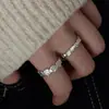 Anillo Nuevo de Hojalata Plegada Cóncava y Convexa Brillante para Mujer, Diseño Simple de Nicho, Anillo Versátil para Dedo Índice Abierto de Ins
