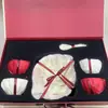Regalo de Boda Rosa Roja Juego de Vajilla de Cerámica China Tazones y Platos Regalo para Casa Nueva Tazones y Platos Actividades Empresariales